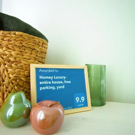 Homey Luxury- Entire House, Free Parking, Yard * Cluj-Napoca