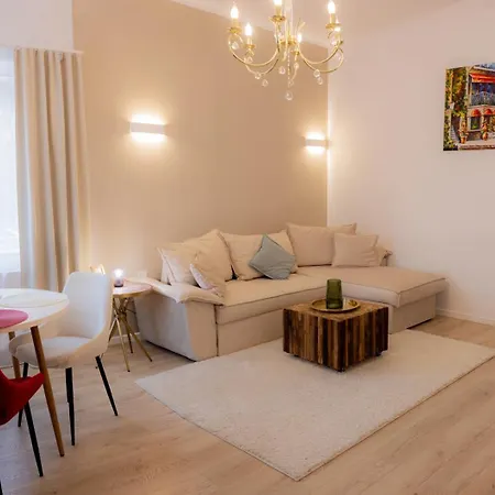 Homey Luxury- Entire House, Free Parking, Yard Apartament Kluż-Napoka