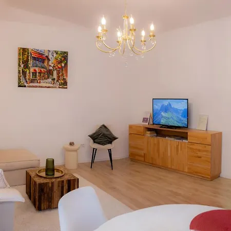 Homey Luxury- Entire House, Free Parking, Yard Kluż-Napoka