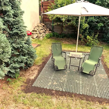 Apartament Homey Luxury- Entire House, Free Parking, Yard *