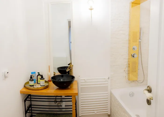 דירה Homey Luxury- Entire House, Free Parking, Yard קלוז'-נאפוקה